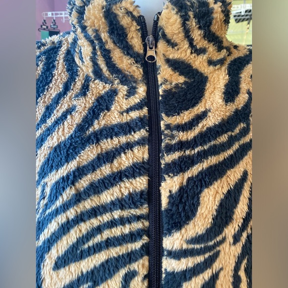 Zebra Print Jacket - Picture 2 of 4